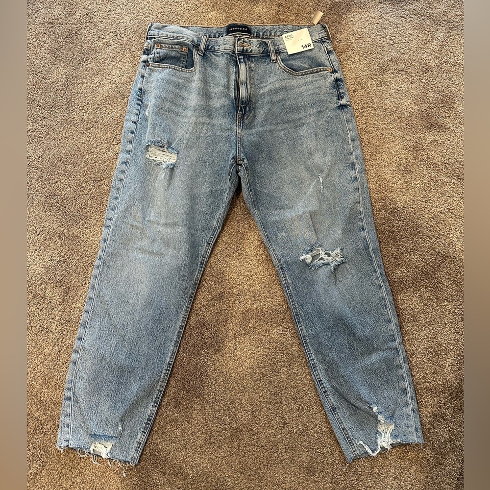 Aeropostale High Rise Distressed Mom Jean w/ Stretch NWT